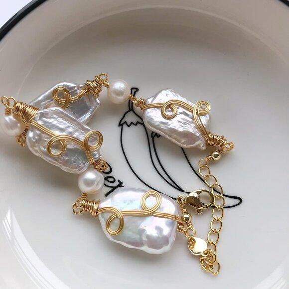 Red Lychee Baroque Pearl Bracelet for Women Gold Filled Stretch Gift for Mom - Picture 4 of 9